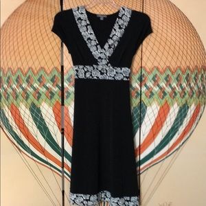 Cute vneck tie back dress!